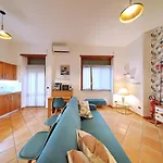 Domus Mariposa Apartamento *
